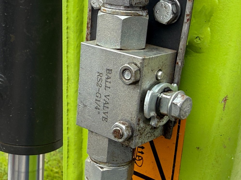 Flow regulator valve (2 two pieces) for Tilt Bucket