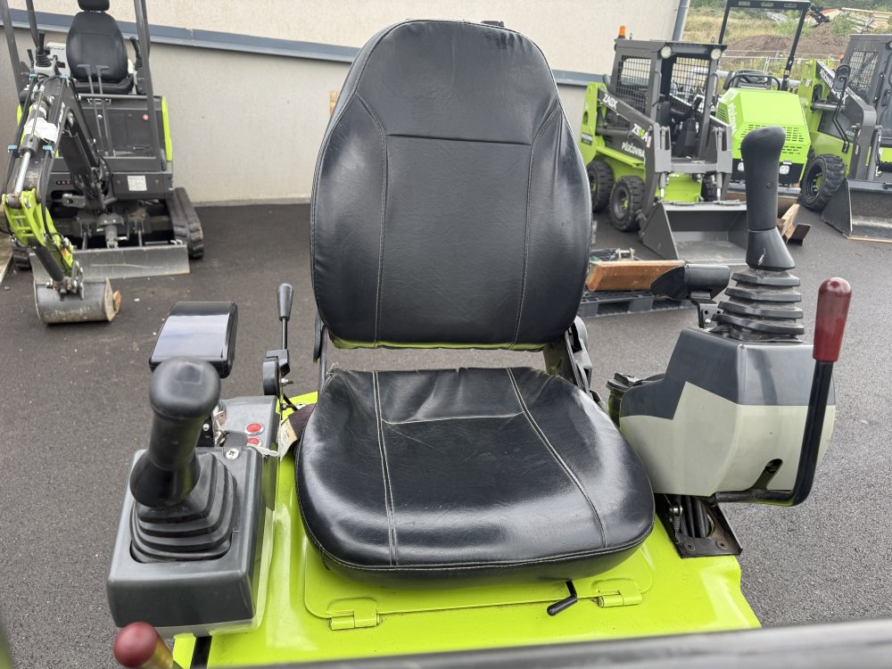 MINI EXCAVATOR ZA13A — 10